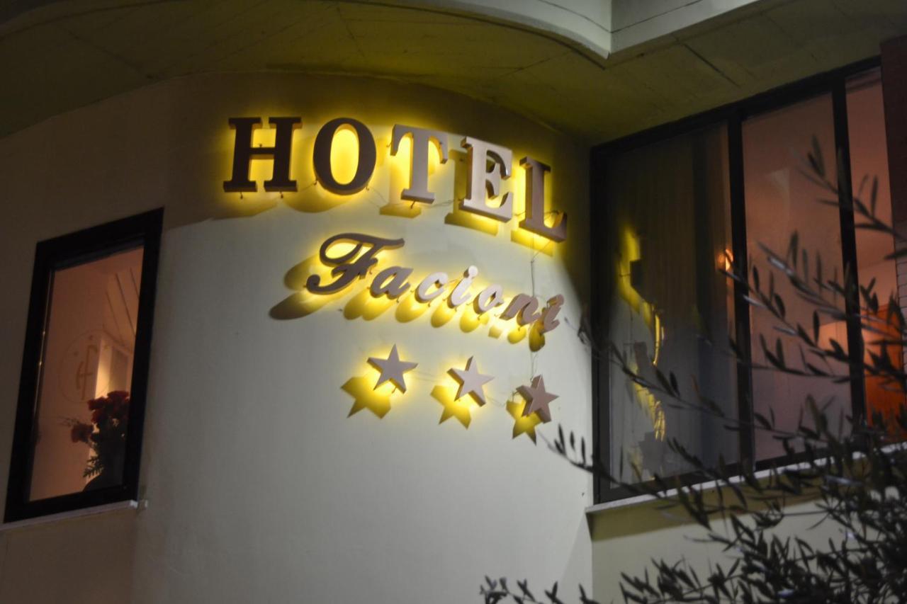 Hotel Facioni Pomezia Exterior photo