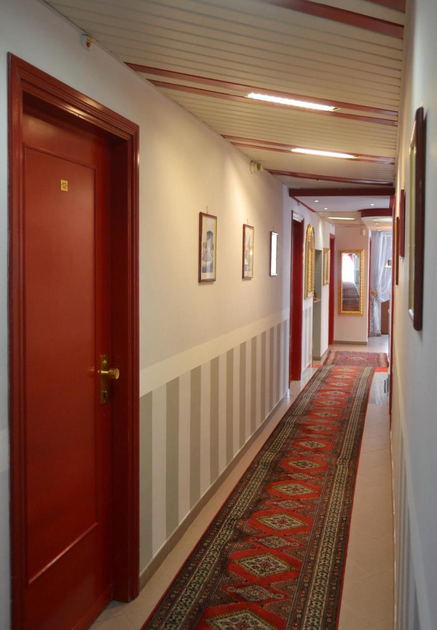 Hotel Facioni Pomezia Exterior photo